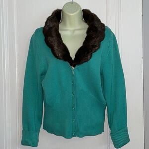 Ivy Jane light green acrylic/cotton/spandex cardigan/brown faux fur collar